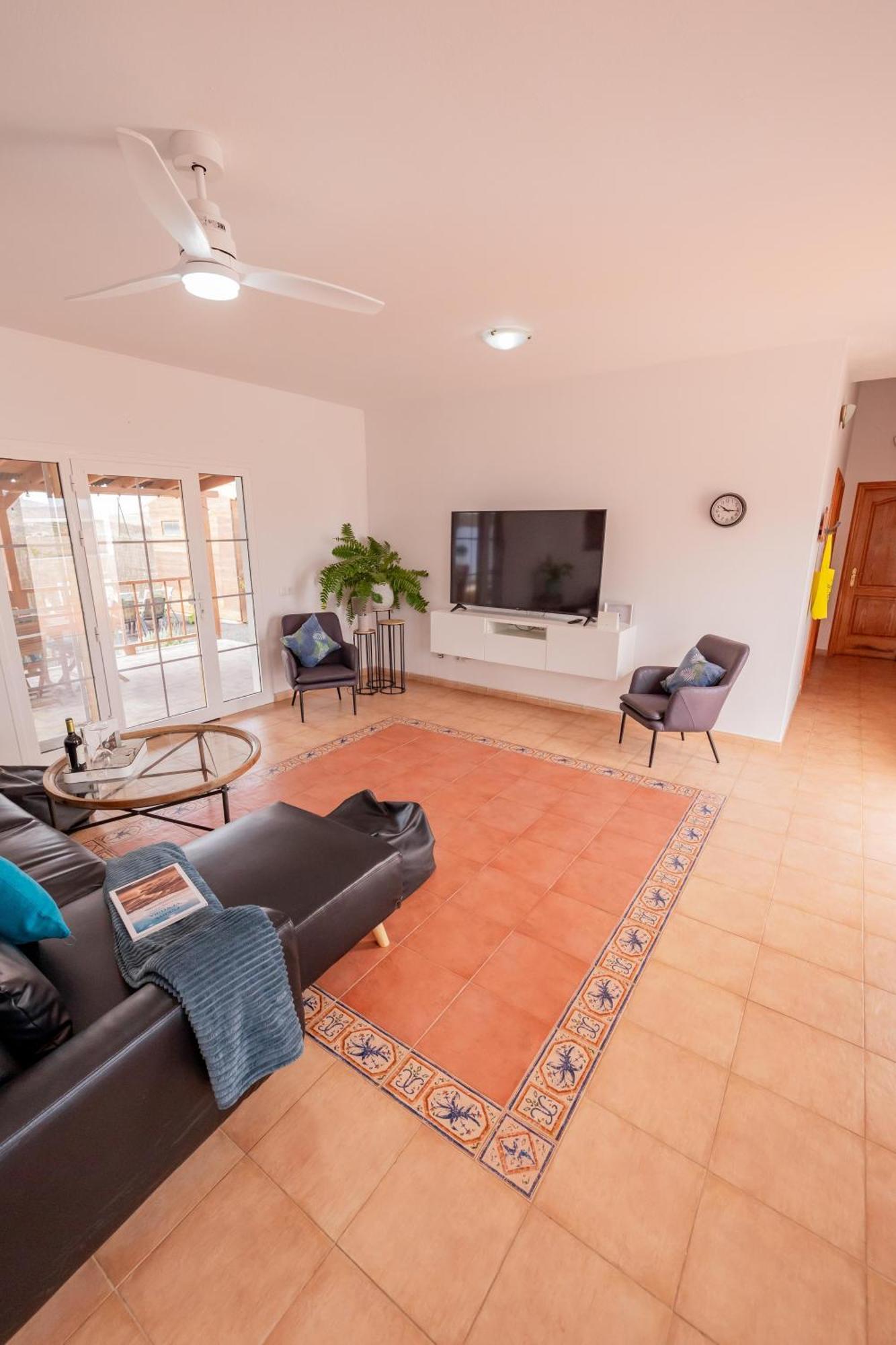 Casa Amaya - Spacious House With Pool, Large Garden, Bbq, 2 Terraces, And Ideal Location El Charco  Zewnętrze zdjęcie